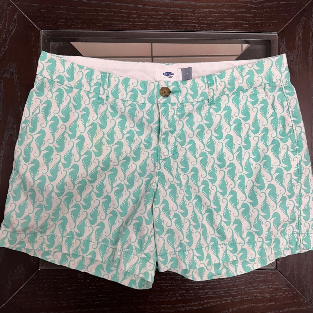 *OLD NAVY* White x Teal Seahorse Pattern Shorts w/ Pockets Size 6